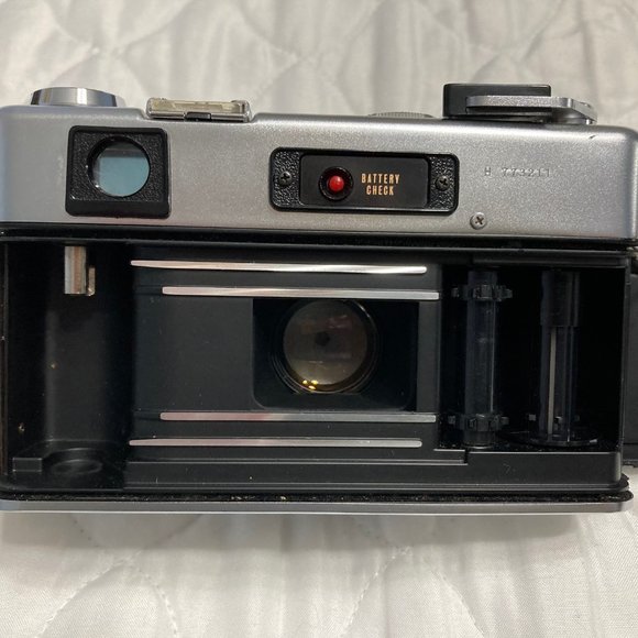Yashica Camera with Case - Picture 10 of 12